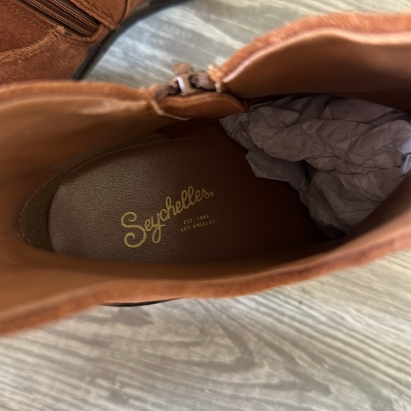 Seychelles Pretty Little Bird Bootie Cognac Suede - Picture 5 of 5
